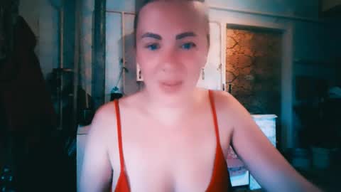 Snapshot of alinafrey_ chatting on 06.22.26 Alina online show from 06.22.26