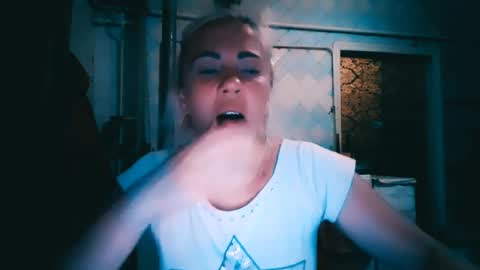 Snapshot of alinafrey_ chatting on 06.24.26 Alina online show from 06.24.26