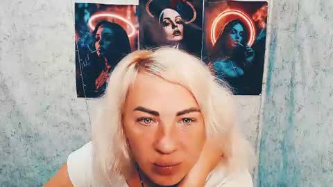Snapshot of alinafrey_ chatting on 07.17.26 Alina online show from 07.17.26
