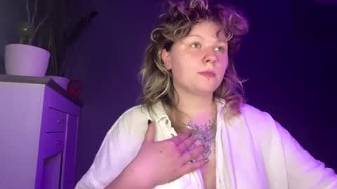 Snapshot of alinahotgirl chatting on 07.11.26 Alina online show from 07.11.26