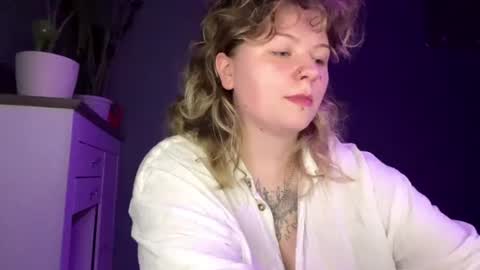 Snapshot of alinahotgirl chatting on 07.14.26 Alina online show from 07.14.26