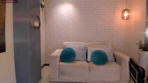 alinakravitz_ online show from 04.08.26