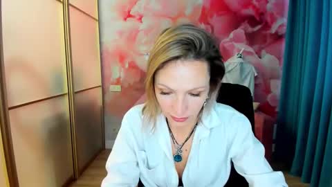 Snapshot of alinamoor chatting on 01.17.26 AlinaMoor online show from 01.17.26