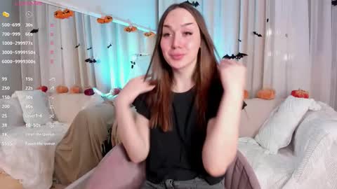 Snapshot of alinapulse chatting on 10.25.25 alinapulse online show from 10.25.25