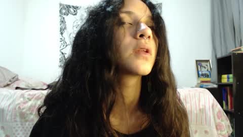 Snapshot of alinawoolf_ chatting on 01.28.25 Ali online show from 01.28.25