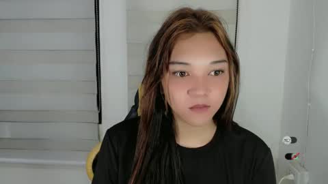 Snapshot of alisa_kiss_ chatting on 02.05.25 Shanti xhey online show from 02.05.25