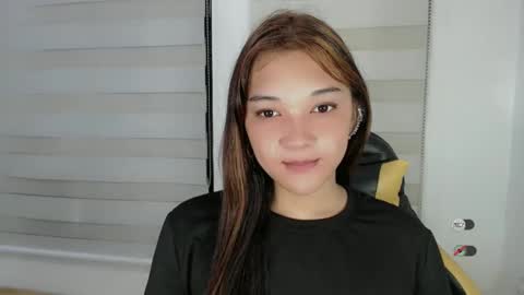 Snapshot of alisa_kiss_ chatting on 02.05.25 Shanti xhey online show from 02.05.25