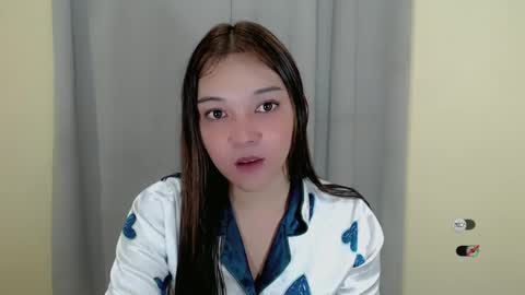 Snapshot of alisa_kiss_ chatting on 02.08.25 Shanti xhey online show from 02.08.25