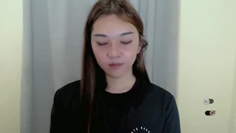 Snapshot of alisa_kiss_ chatting on 02.11.25 Shanti xhey online show from 02.11.25