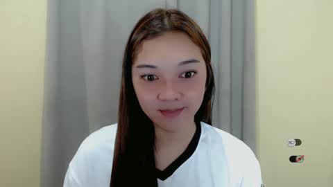 Snapshot of alisa_kiss_ chatting on 02.15.25 Shanti xhey online show from 02.15.25