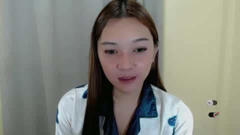Snapshot of alisa_kiss_ chatting on 02.19.25 Shanti xhey online show from 02.19.25