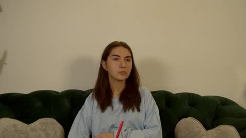 Snapshot of alisaalarie chatting on 05.17.26 Alisa online show from 05.17.26