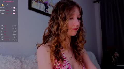 Snapshot of alisavine chatting on 05.18.26 Alisa online show from 05.18.26
