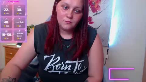 Snapshot of alisawoods_ chatting on 06.17.26 Alisa online show from 06.17.26