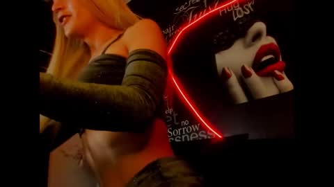 alishaa_nixx online show from 11.08.25