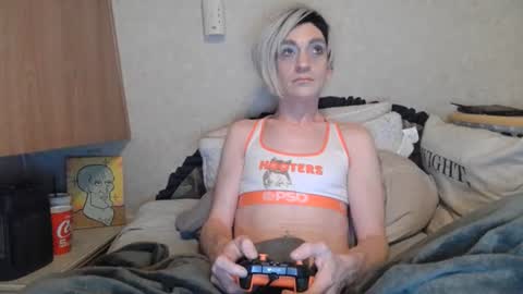 Snapshot of alishaluv chatting on 06.14.26 Alisha online show from 06.14.26