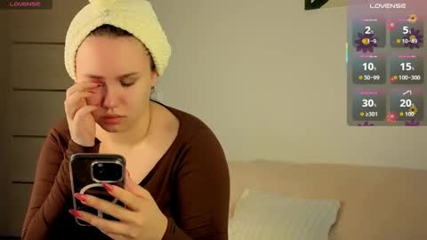 Snapshot of alisia_mars chatting on 10.30.25 Alisia online show from 10.30.25