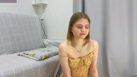 Snapshot of alisia_spinnet chatting on 04.05.26 Alisia online show from 04.05.26