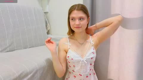 Snapshot of alisia_spinnet chatting on 05.13.26 Alisia online show from 05.13.26
