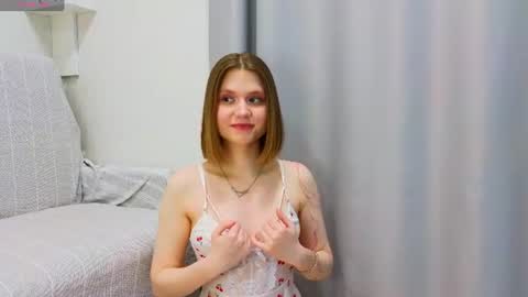 Snapshot of alisia_spinnet chatting on 06.11.26 Alisia online show from 06.11.26