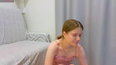 Snapshot of alisia_spinnet chatting on 06.22.26 Alisia online show from 06.22.26