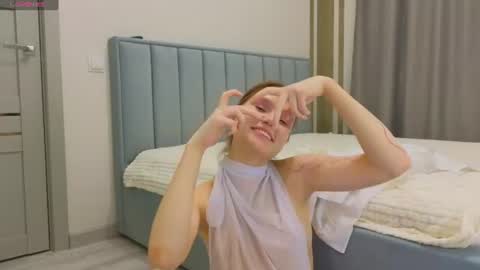 Snapshot of alisia_spinnet chatting on 07.28.26 Alisia online show from 07.28.26