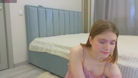 Snapshot of alisia_spinnet chatting on 08.06.26 Alisia online show from 08.06.26