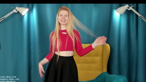 Snapshot of aliska_dark chatting on 01.31.25 Alice online show from 01.31.25