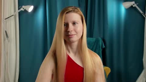 Snapshot of aliska_dark chatting on 02.25.25 Alice online show from 02.25.25