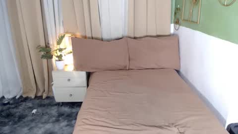 Snapshot of alisonaims chatting on 12.02.24 hotty online show from 12.02.24