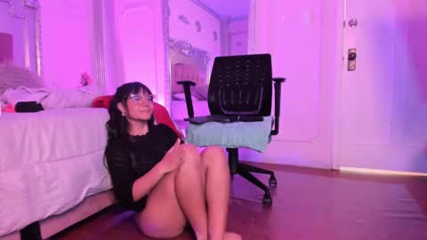 Snapshot of alisonfishert chatting on 01.24.25 Alison Fishert online show from 01.24.25