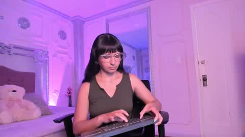 Snapshot of alisonfishert chatting on 02.05.25 Alison Fishert online show from 02.05.25