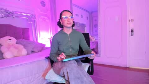 Snapshot of alisonfishert chatting on 02.11.25 Alison Fishert online show from 02.11.25