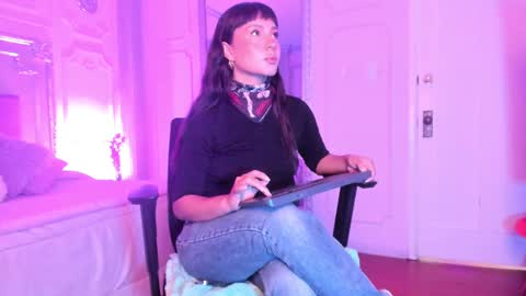 Snapshot of alisonfishert chatting on 02.12.25 Alison Fishert online show from 02.12.25