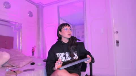 Snapshot of alisonfishert chatting on 02.19.25 Alison Fishert online show from 02.19.25