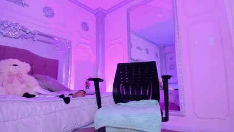 Snapshot of alisonfishert chatting on 03.11.25 Alison Fishert online show from 03.11.25