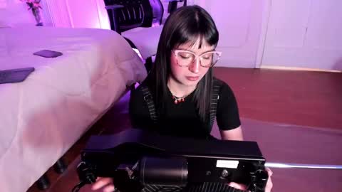 Snapshot of alisonfishert chatting on 10.09.25 Alison Fishert online show from 10.09.25