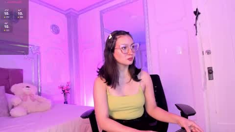 Snapshot of alisonfishert chatting on 10.17.25 Alison Fishert online show from 10.17.25