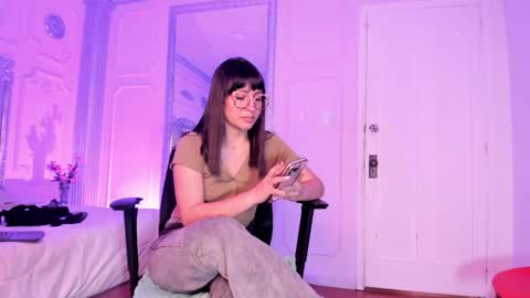 Snapshot of alisonfishert chatting on 11.01.25 Alison Fishert online show from 11.01.25