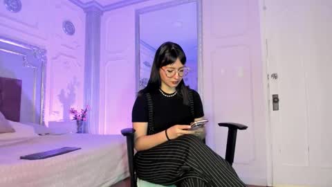 Snapshot of alisonfishert chatting on 11.03.25 Alison Fishert online show from 11.03.25