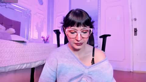 Snapshot of alisonfishert chatting on 11.05.25 Alison Fishert online show from 11.05.25