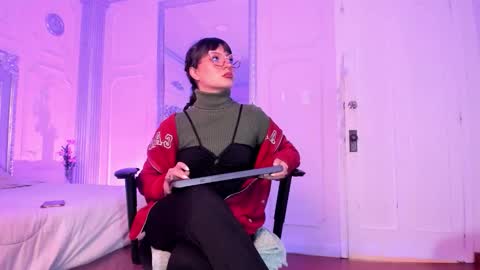 Snapshot of alisonfishert chatting on 11.07.25 Alison Fishert online show from 11.07.25