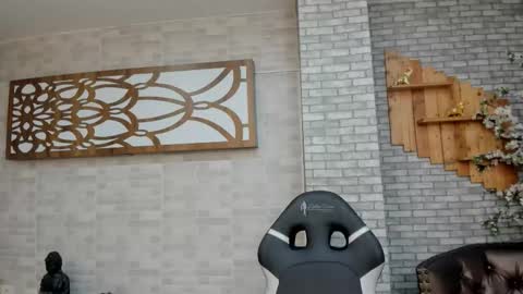 Snapshot of alisonn_doll chatting on 10.23.25 alisonn_doll online show from 10.23.25