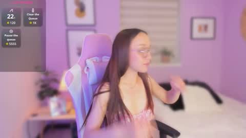 Snapshot of alisoon_dh chatting on 09.10.25 alisoon online show from 09.10.25