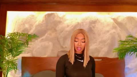 Snapshot of alisoon_moon chatting on 02.26.26 Alison Moon online show from 02.26.26