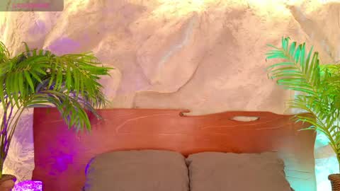 Snapshot of alisoon_moon chatting on 05.23.26 Alison Moon online show from 05.23.26