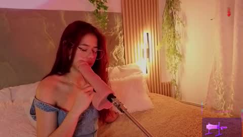 Mia online show from 10.13.25