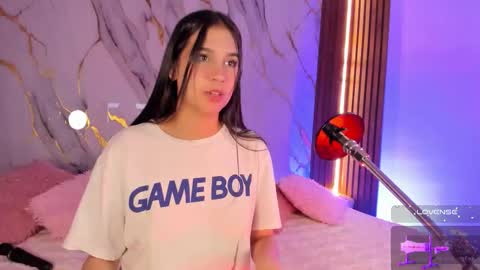 Mia online show from 11.25.25