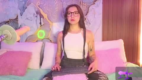 Snapshot of alissa_cute1 chatting on 04.23.26 Mia online show from 04.23.26