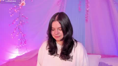 Snapshot of alissa_cute1 chatting on 07.11.26 Mia online show from 07.11.26